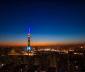 怀孕初期喜欢吃生花生（怀孕初期吃生花生还是熟花生）