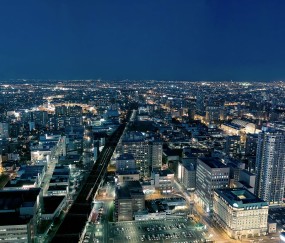 怀孕初期右点状出血量是怎么回事（怀孕早期右侧小腹隐痛,伴有少量出血）