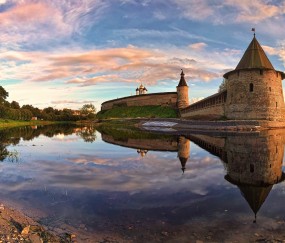怎么区别快来例假和怀孕初期症状（怎样区分快来月经和怀孕的症状）